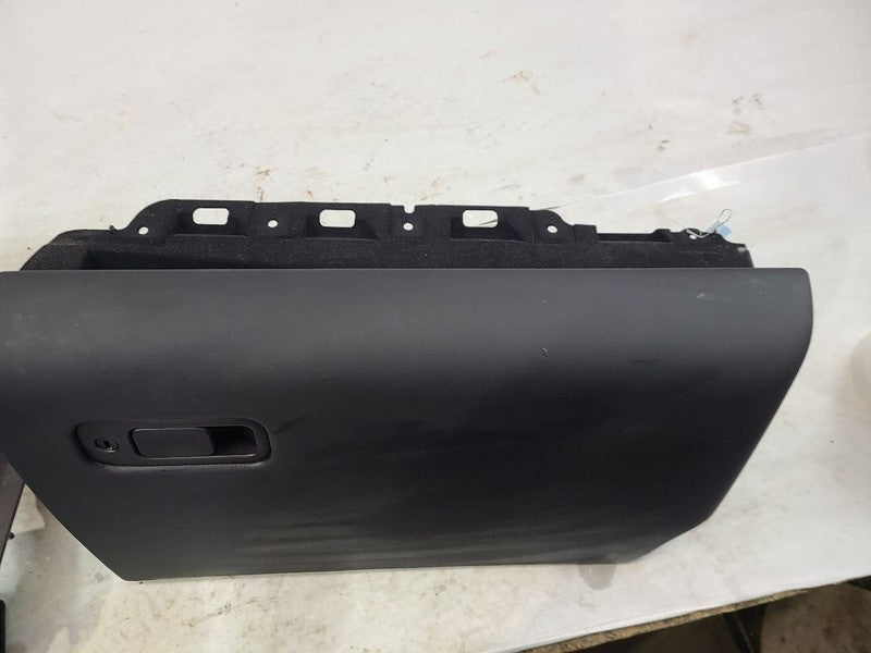 MKT       2013 Glove Box 633395