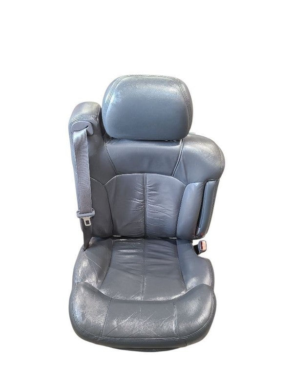 SILVRDO25 2001 Front Seat 646814