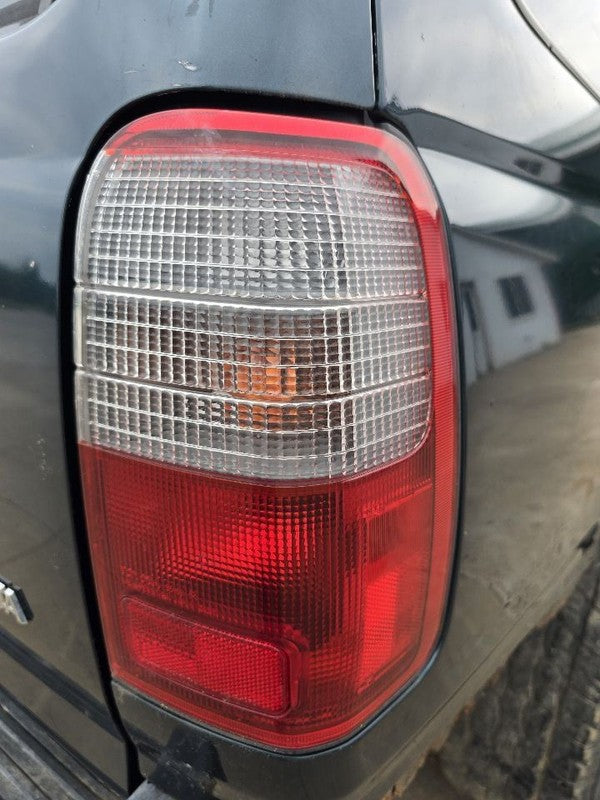 Passenger Right Tail Light Fits 96-00 4 RUNNER 643012
