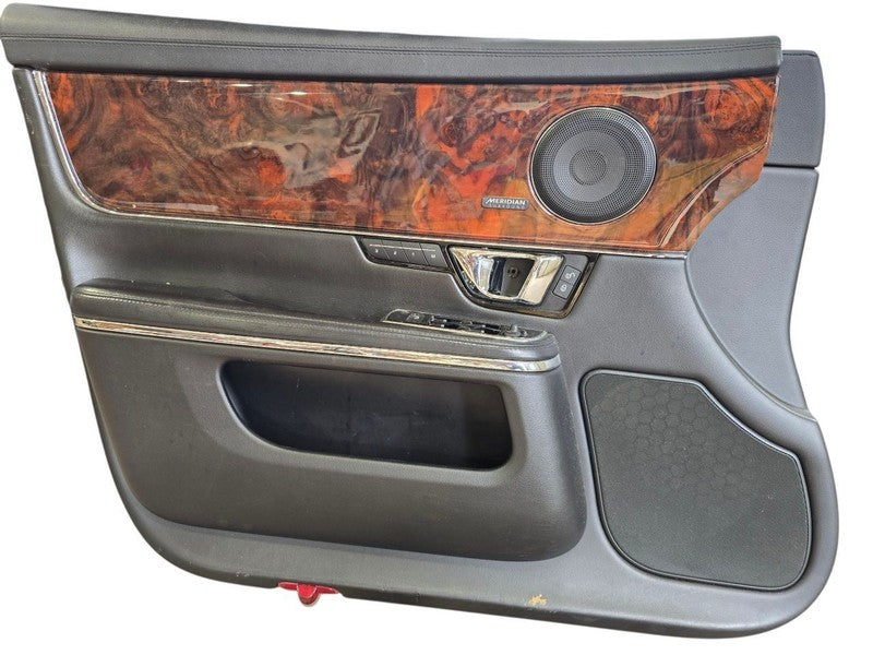 XJ        2016 Front Door Trim Panel 640322