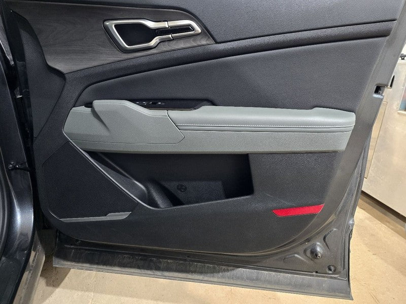 Passenger Front Door US Built Light Tint Glass Fits 23 SPORTAGE 611569