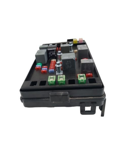 Fuse Box Engine Fits 02-03 BRAVADA 591580