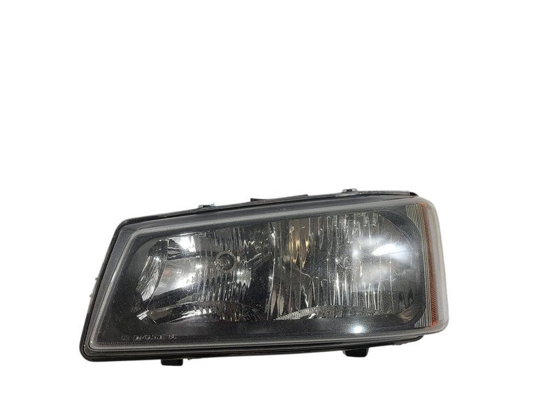 Driver Headlight Without Lower Body Cladding Fits 03-04 AVALANCHE 1500
