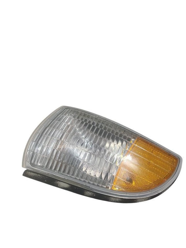 Passenger Corner/Park Light Side Marker Fits 91-96 CAPRICE 658376