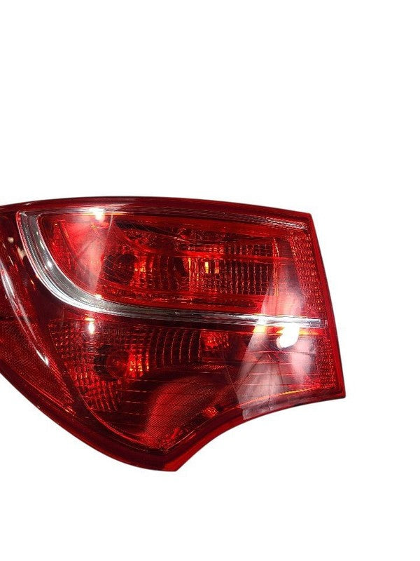 Driver Tail Light SWB Sport Incandescent Bulb Fits 13-16 SANTA FE 6526