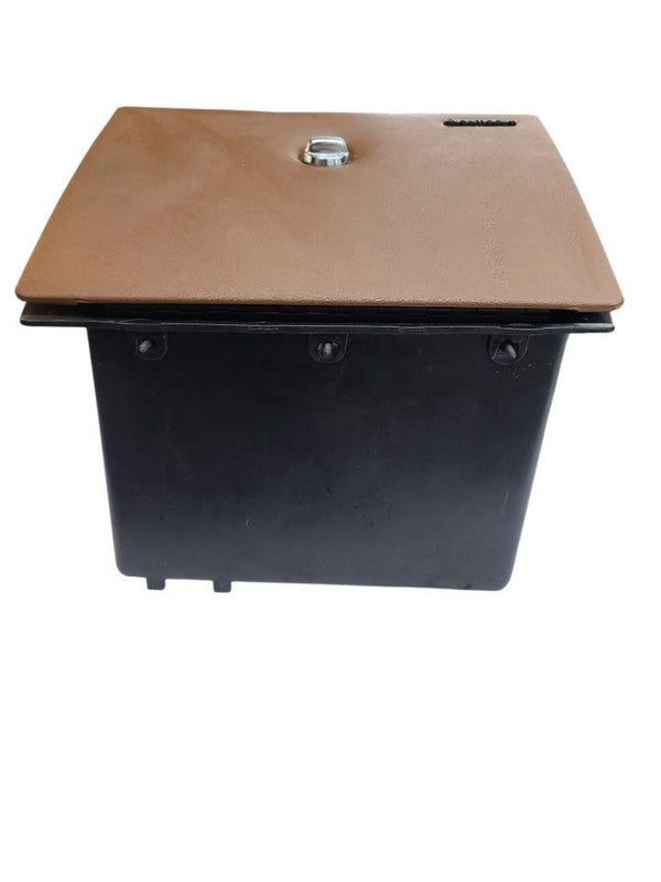 OLDS-SW   1988 Glove Box 677795