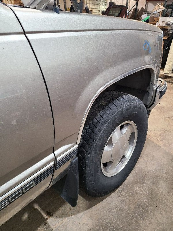 Passenger Fender Front Fits 88-02 CHEVROLET 3500 PICKUP 664301