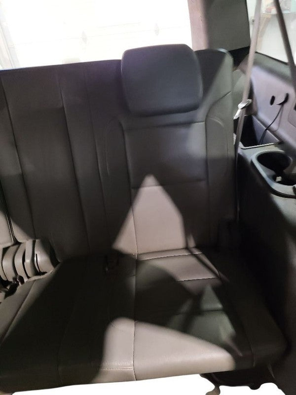 SUBURBN15 2015 Third Seat Station Wagon  Van 647327