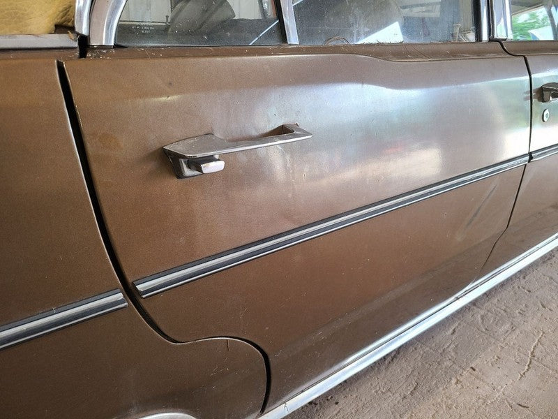 DART      1975 Door Moulding Rear 668127
