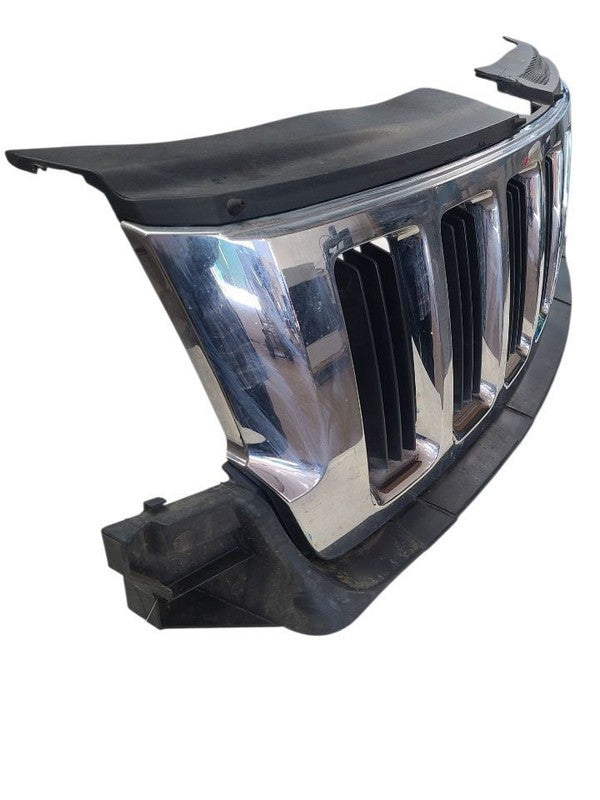 Grille Laredo VIN A 7th Digit Upper Chrome Fits 11-13 GRAND CHEROKEE 6