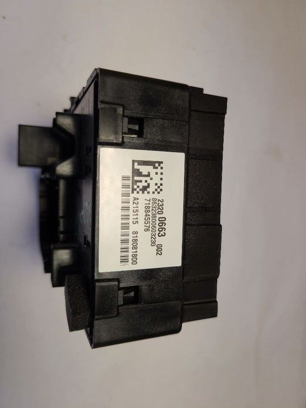 SUBURBN15 2015 Fuse Box Cabin 623087