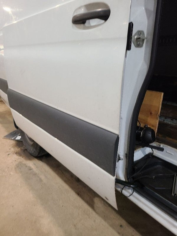 Passenger Rear Side Door Sliding Fits 19-22 MERCEDES SPRINTER 1500 672