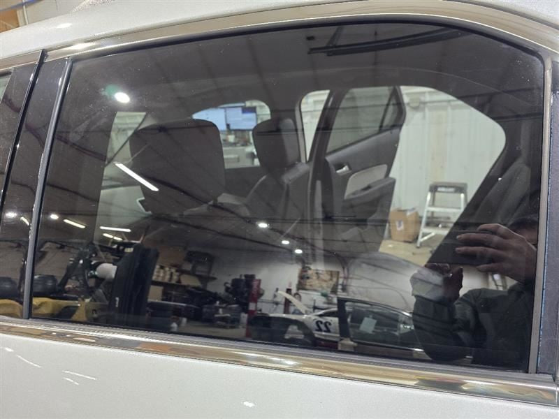 Driver Rear Door Glass With Privacy Tint Opt Ako Fits 10-17 EQUINOX 60