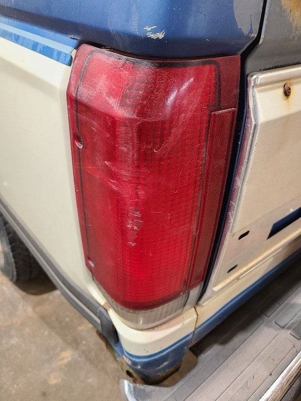Driver Left Tail Light Thru 9/89 Fits 87-90 BRONCO 680497