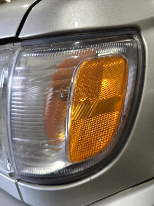 Driver Corner/Park Light Park Lamp-turn Signal Fits 99-02 4 RUNNER 621