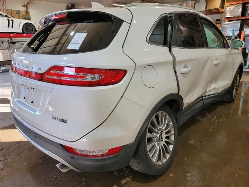 Driver Left Headlight Fits 15-18 MKC 492626