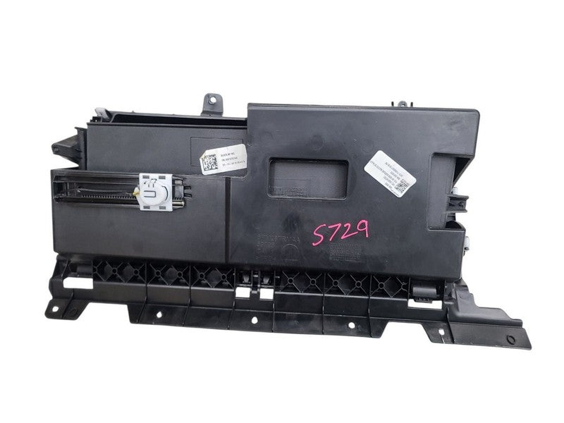 RAM1500   2022 Glove Box 679936