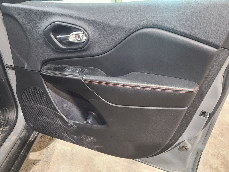 Passenger Front Door Electric Tempered Glass Fits 19-21 CHEROKEE 66167