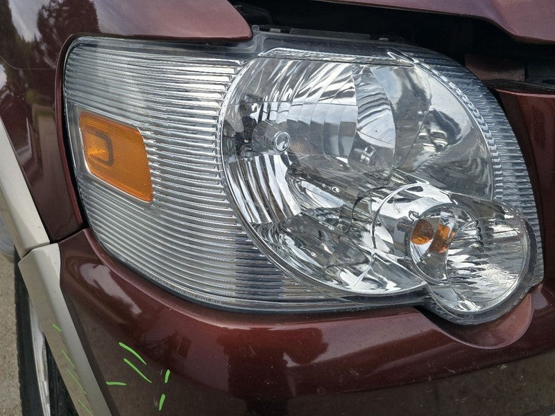 Passenger Right Headlight Clear Background Fits 06-10 EXPLORER 642709