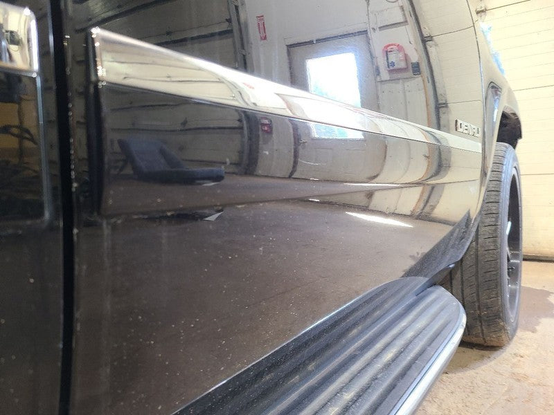 YUKON     2011 Door Moulding Front 671830
