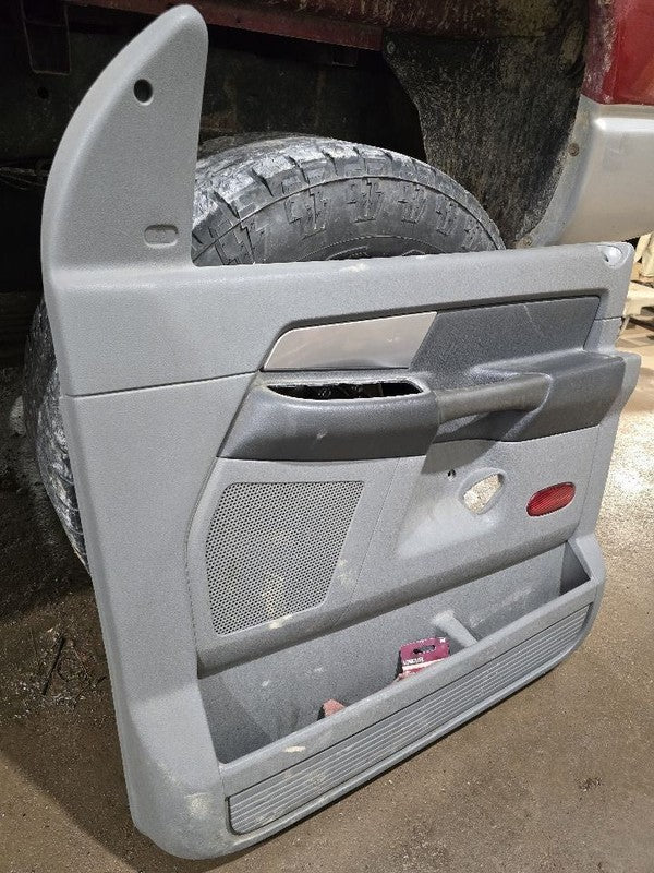 RAM2500   2007 Front Door Trim Panel 625262