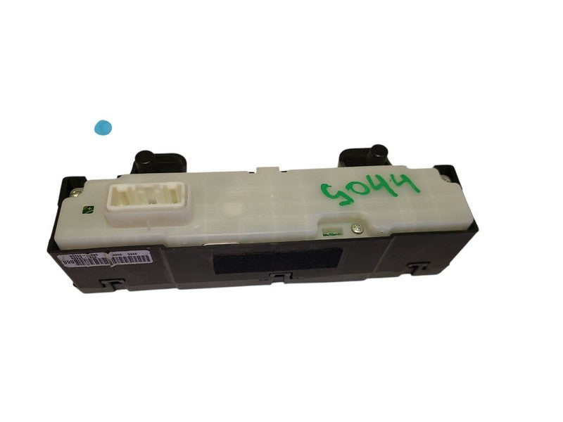 Info-GPS-TV Screen Dash Mounted With Cruise Control Fits 08-13 TUNDRA 