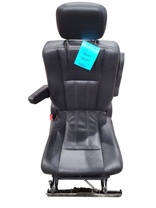 TOWN COUN 2016 Seat Rear 621154