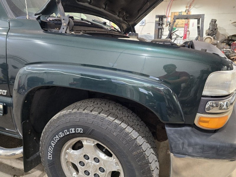 Passenger Right Fender With Fender Flare Fits 00-06 SUBURBAN 1500 6387