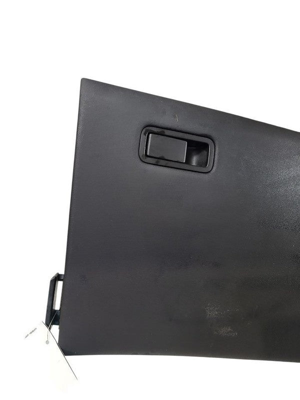 MKS       2009 Glove Box 643313