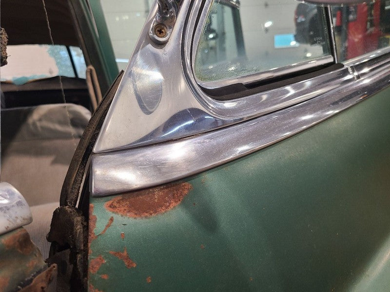 BUICK     1951 Door Moulding Front 656422