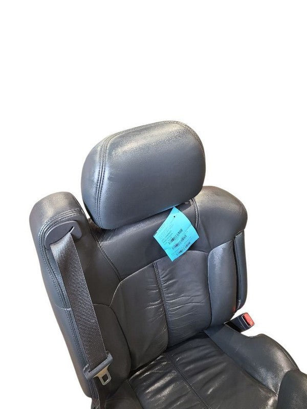 SILVRDO25 2001 Front Seat 646814