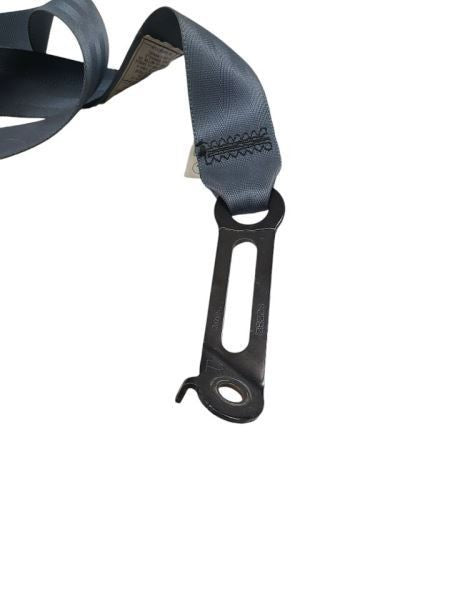 T100      1995 Seat Belt Rear 593147