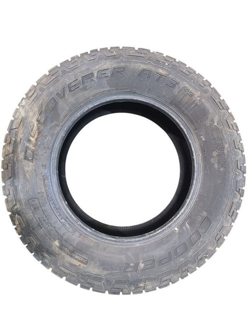 2 Used Tires 265 65 17 COOPER DISCOVER 75%  667764