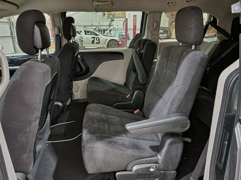 REAR CARAVAN   2013 3rd Row Center Retractor Seat Belt Rear 561451