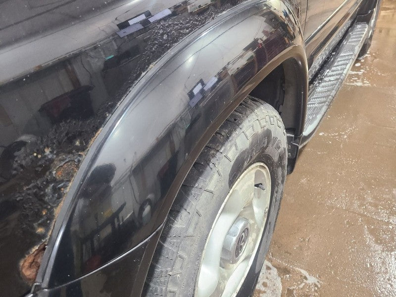 QX4       1999 Fender Flare/Extension 658242