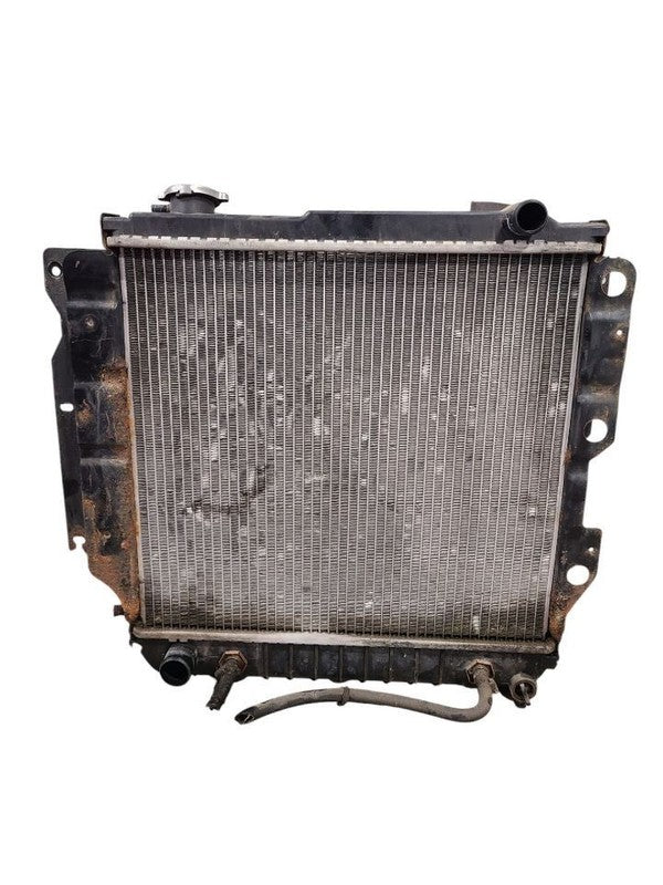 Radiator Fits 97-06 WRANGLER 612727