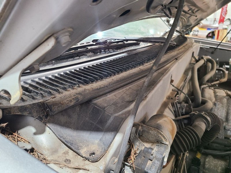 TUNDRA    2004 Cowl 667716