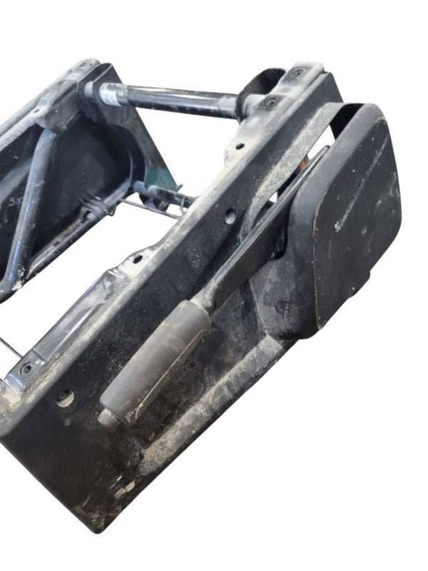 PROMAST15 2019 Front Seat Track 670513