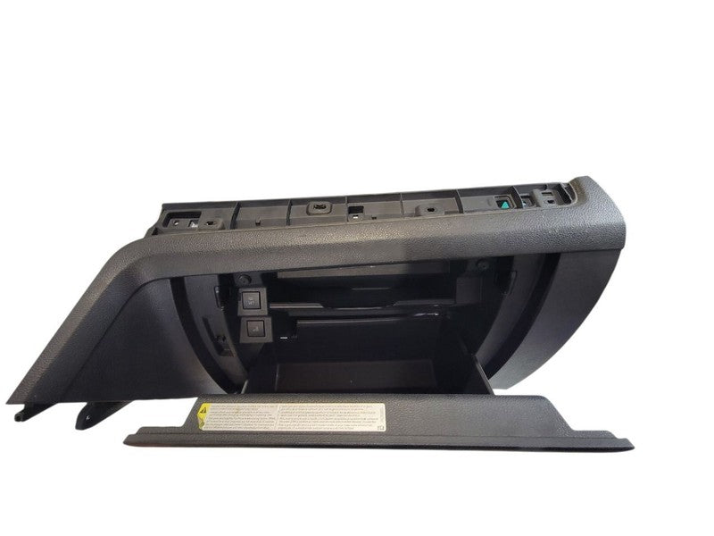 PASSAT    2013 Glove Box 666873