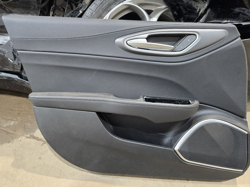 GIULIA    2019 Front Door Trim Panel 612918