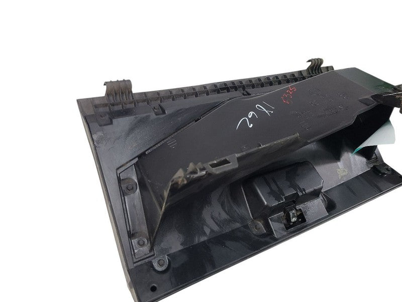 RAM2500   2004 Glove Box 653752