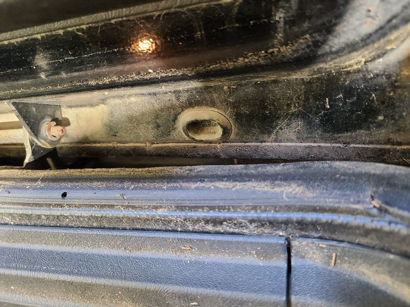 Trunk/Hatch/Tailgate Lower With Wiper Fits 95-05 BLAZER S10/JIMMY S15 