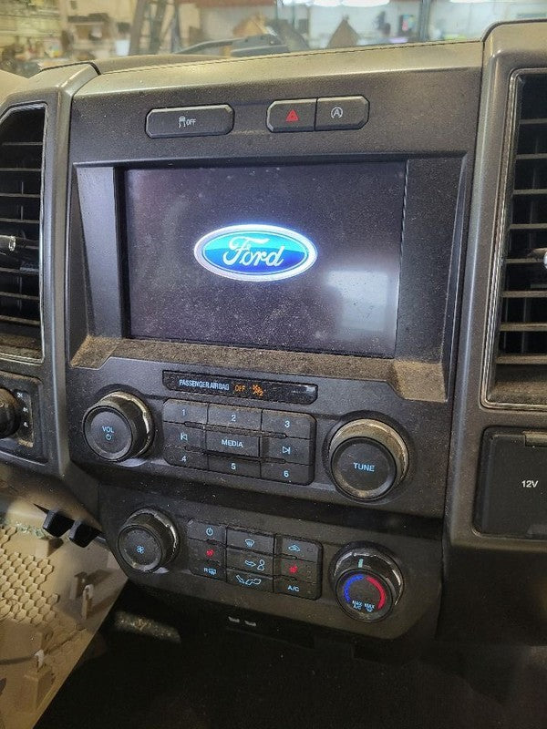 F150      2020 Fuel Filler Door 675722