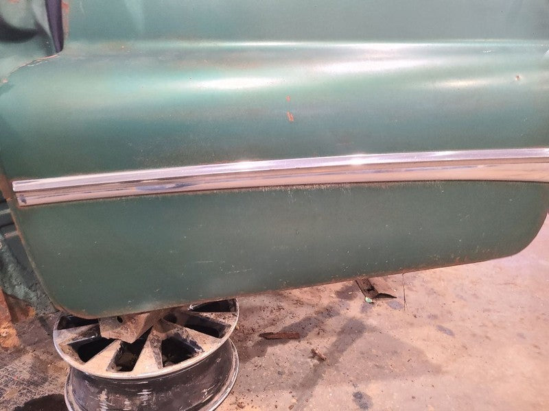 BUICK     1951 Door Moulding Front 656420
