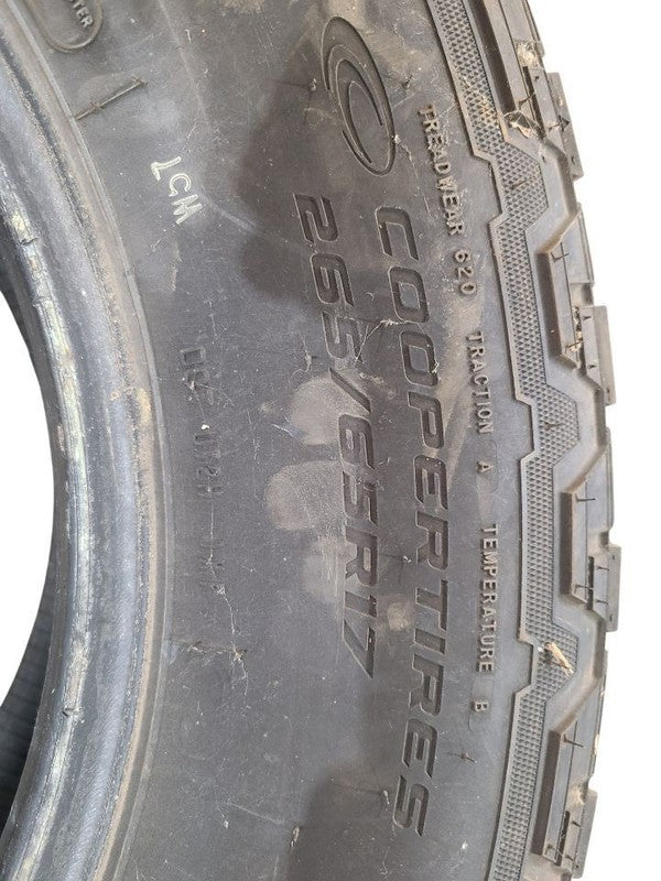 2 Used Tires 265 65 17 COOPER DISCOVER 75%  667764
