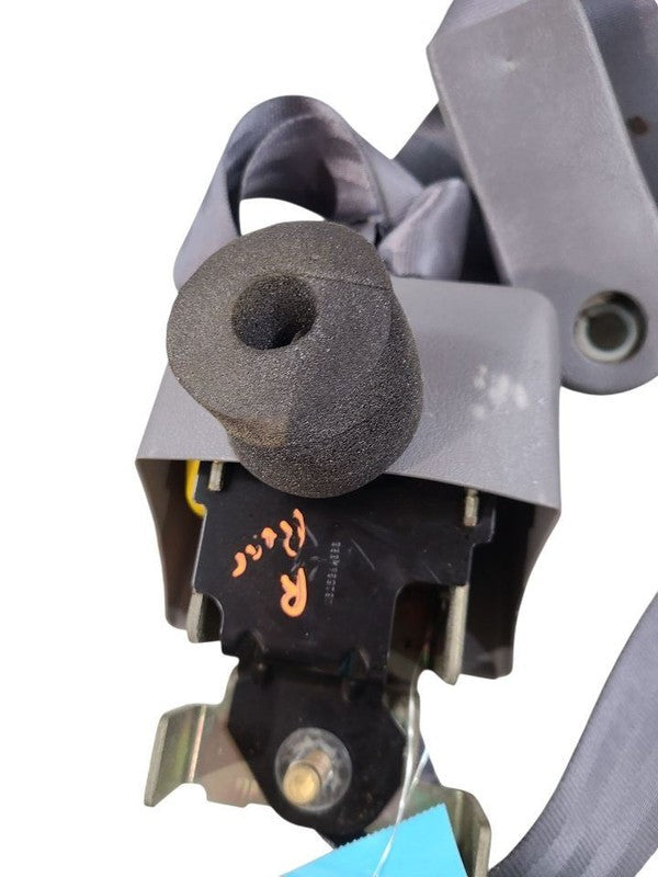 F150      1995 Seat Belt Rear 640557