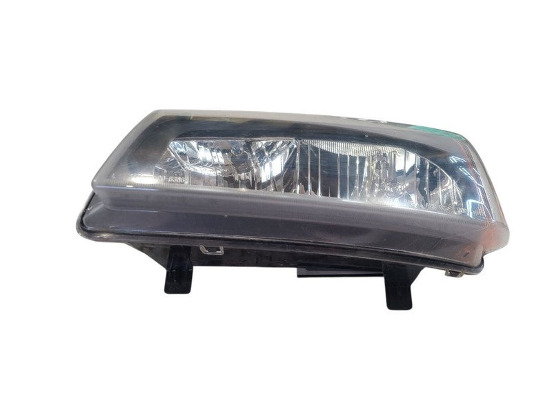 Driver Headlight Without Lower Body Cladding Fits 03-04 AVALANCHE 1500
