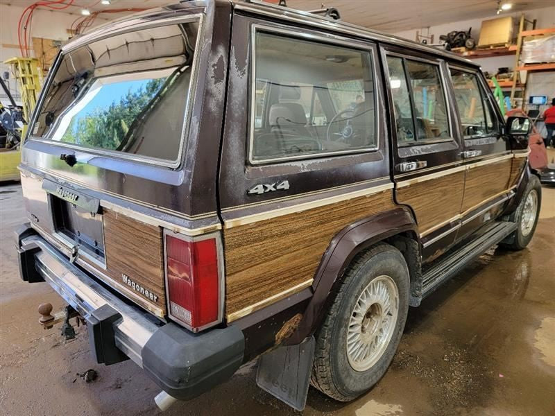 FRONT WAGONEER  1989 Driver's Side Retractor Seat Belt Front 553173