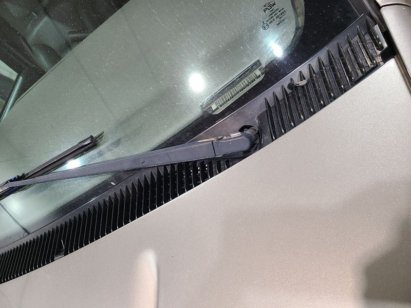 YUKON     1998 Cowl 664305