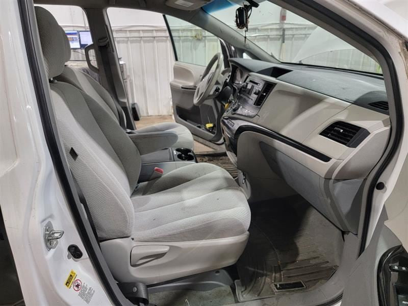 Passenger Dash Fits 12-14 SIENNA 284304